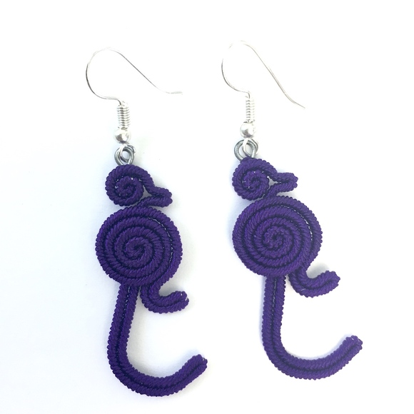🌿FREE with Purchase 🌿Monkey Dangle Earrings - Picture 4 of 6